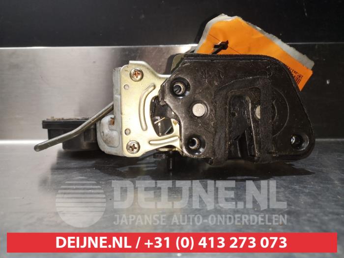 Hyundai Trajet Rear door lock mechanism 4-door, left O280024