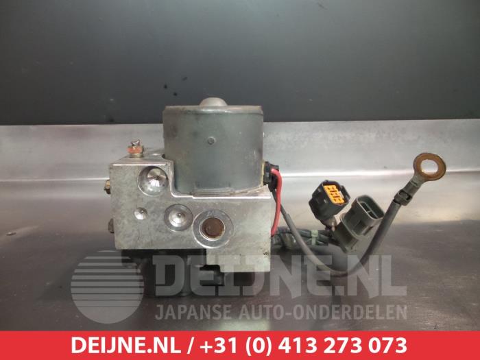 Gebruikte ABS Pomp Mazda MX-5 (NB18/35/8C) 1.6i 16V Prijs € 50,00 Margeregeling aangeboden door V.Deijne Jap.Auto-onderdelen BV