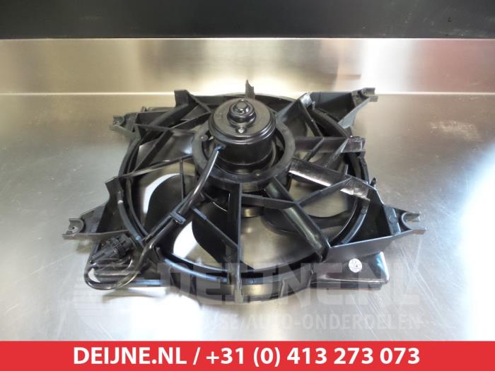Toyota Corolla Cooling fan housing O341026