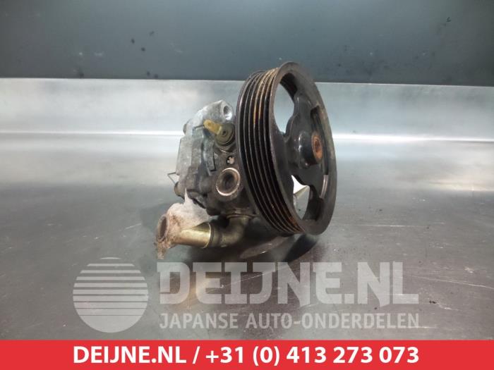 Gebruikte Servopomp Mazda 3 Sport (BK) 1.6i 16V Prijs € 35,00 Margeregeling aangeboden door V.Deijne Jap.Auto-onderdelen BV