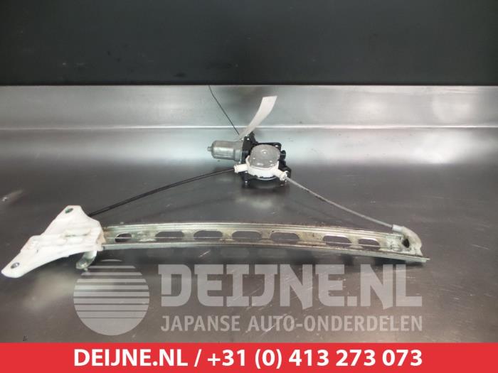 Suzuki Swift Fenstermechanik 4-türig rechts vorne O277057