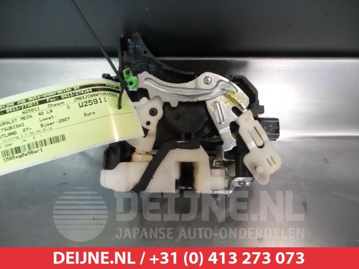 Mitsubishi Outlander Deurslot Mechaniek 4Deurs links-achter O280330