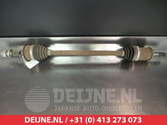 Gebruikte Steekas links-achter Mitsubishi Outlander (CW) 2.0 DI-D 16V 4x4 Prijs € 50,00 Margeregeling aangeboden door V.Deijne Jap.Auto-onderdelen BV