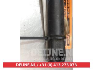 Nissan Primera Gasdemper rechts-achter O294831 foto 3