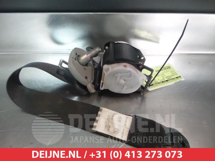 Toyota IQ Veiligheidsgordel rechts-achter O316089