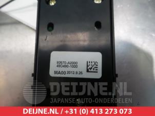 Kia Ceed Multi-functional window switch O311880 photo 2