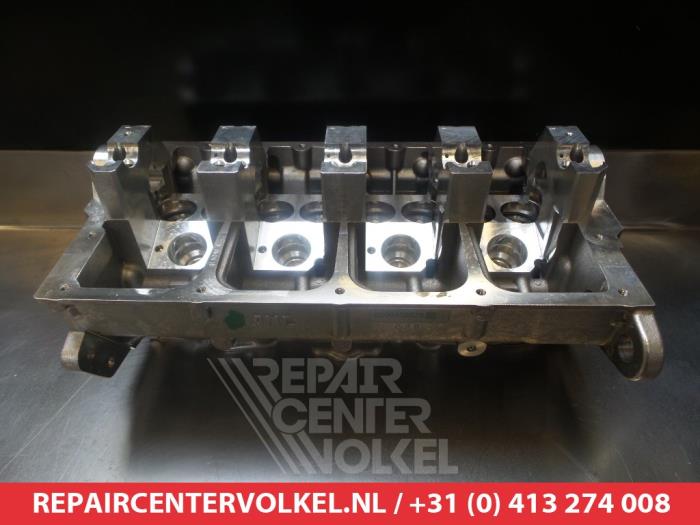 Volkswagen Golf Cylinder head O352046