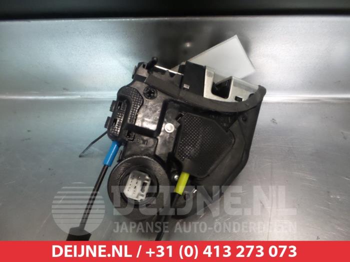 Toyota Avensis Deurslot Mechaniek 4Deurs links-achter O280574