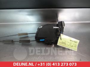 Toyota Avensis Türschlossmechanik 4-türig links hinten O280574 foto 2