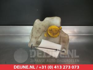 Nissan Terrano Scheibensprühertank vorne O340512 foto 2