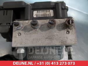 Daihatsu Cuore ABS pump O338230 photo 2