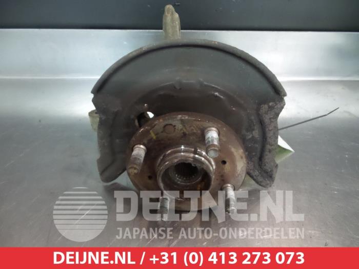 Daihatsu Young RV Fusee links-voor O322960