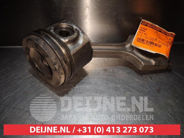 Gebruikte Zuiger Honda CR-V (RD5/6/7/8) 2.2 CTDi 16V Prijs € 50,00 Margeregeling aangeboden door V.Deijne Jap.Auto-onderdelen BV