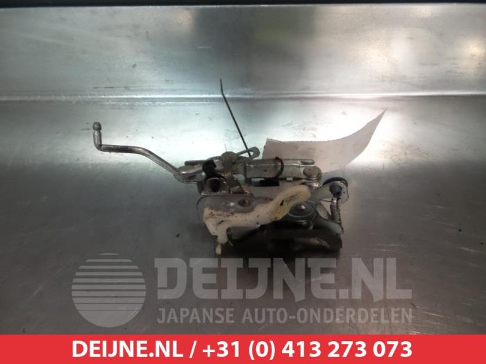 Daihatsu Cuore Deurslot Mechaniek 4Deurs rechts-achter O281721