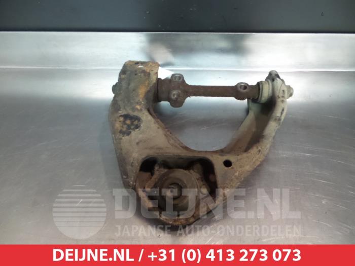 Toyota Hilux Querlenker oben links vorne O380696