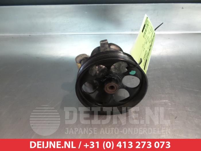 Gebruikte Pomp Servo Nissan Primera (P12) 1.9 dCi Prijs € 35,00 Margeregeling aangeboden door V.Deijne Jap.Auto-onderdelen BV