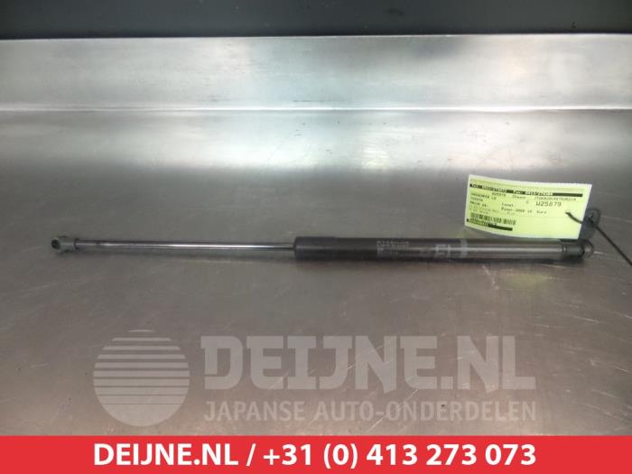 Toyota Prius Gasdemper links-achter O294390