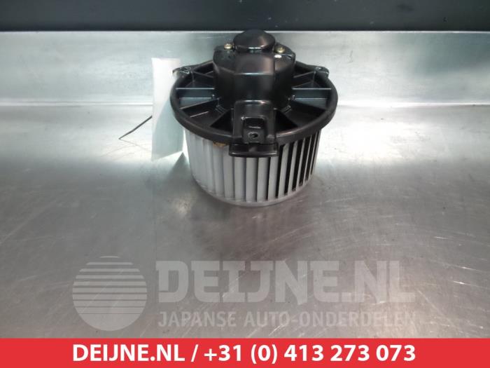 Toyota Yaris Verso Heizung Belüftungsmotor O367423