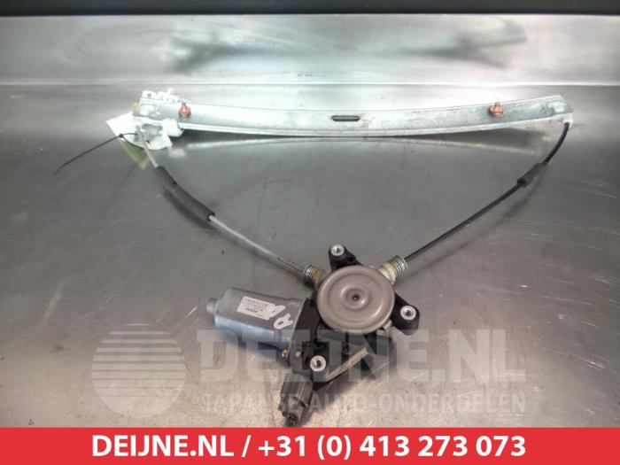 Mazda Tribute Fenstermechanik 4-türig rechts vorne O276441