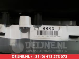 Mazda 3 Odometer KM O304056 photo 3