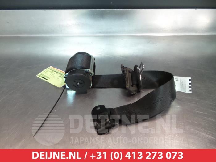 Subaru Trezia Rear seatbelt, left O315721
