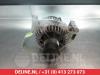 Dynamo van een Suzuki Swift (ZA/ZC/ZD1/2/3/9), 2005 / 2011 1.3 D 16V, Hatchback, Diesel, 1.248cc, 55kW (75pk), FWD, D13A, 2005-08 / 2011-12, NZA02; NZC02 2010