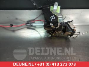 Toyota Hilux Front door lock mechanism 4-door, right O281211 photo 2