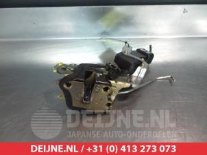 Toyota Hilux Rear door lock mechanism 4-door, left O280536 photo 2