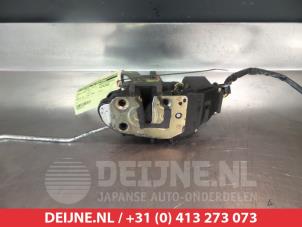 Kia Carnival Door lock mechanism 4-door, front left O279573 photo 2