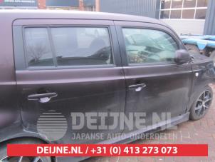 Daihatsu Materia Türscheibe 4-türig rechts hinten O288742 foto 2