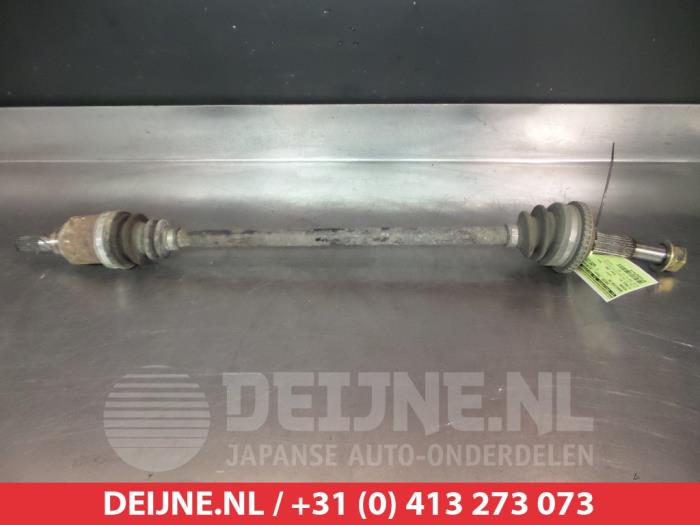 Gebruikte Aandrijfas rechts-achter Nissan X-Trail (T30) 2.5 16V 4x4 Prijs € 35,00 Margeregeling aangeboden door V.Deijne Jap.Auto-onderdelen BV