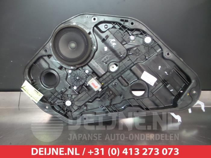 Hyundai I30 Ruitmechaniek 4Deurs rechts-achter O291086