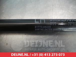 Hyundai I30 Gasdämpfer links hinten O293632 foto 2