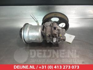 Toyota Avensis Power steering pump O332087 photo 2