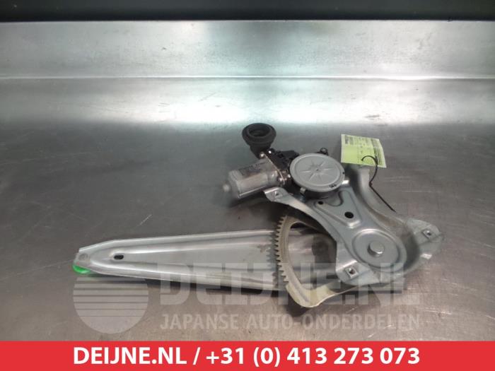 Toyota Auris Ruitmechaniek 4Deurs rechts-achter O291799