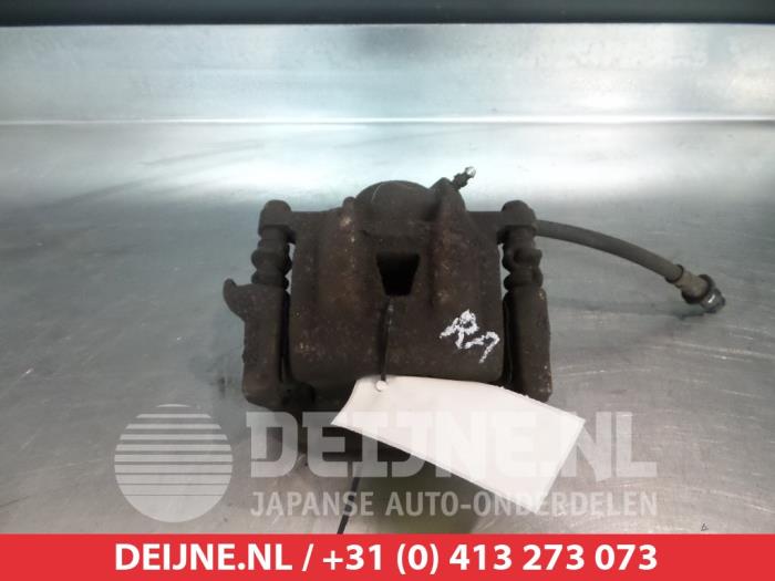 Toyota Avensis Verso Remklauw (Tang) rechts-achter O377347