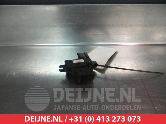 Nissan Note Electric window switch O311302