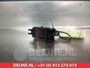 Nissan Note Electric window switch O311302 photo 2