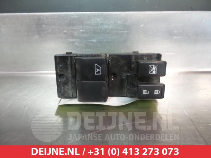 Nissan Micra Combischakelaar ramen O311720