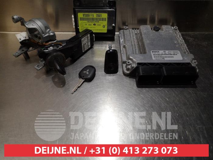 Mitsubishi Outlander Slotenset Cilinder (compleet) O278480