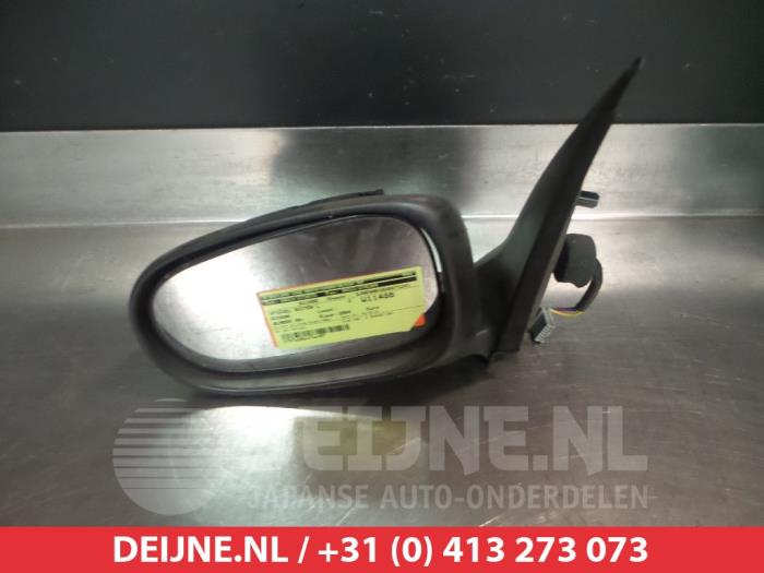 Nissan Almera Außenspiegel links O282325