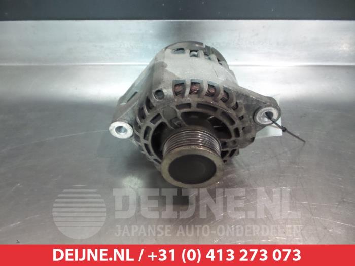 Gebruikte Alternator Suzuki SX4 (EY/GY) 1.9 DDiS Prijs € 35,00 Margeregeling aangeboden door V.Deijne Jap.Auto-onderdelen BV