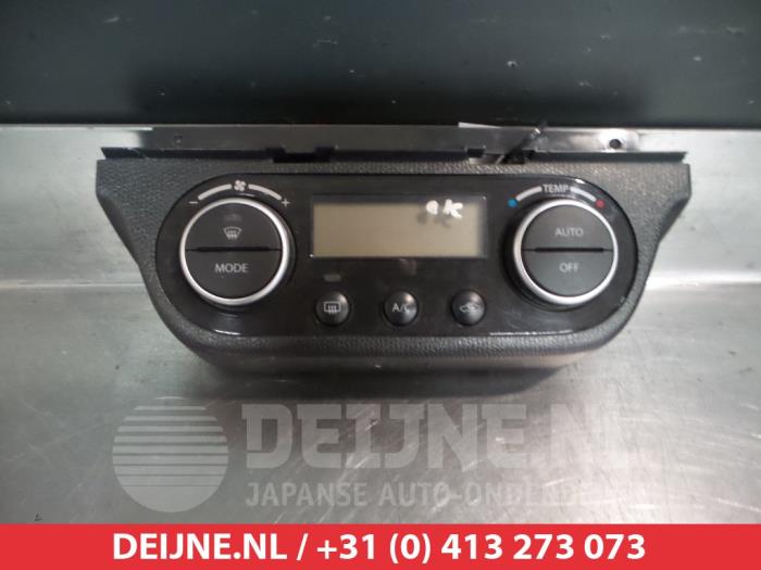 Suzuki Swift Heater control panel O306247