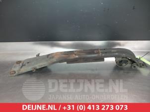 Nissan Almera Draagbalk achter O375277 foto 2
