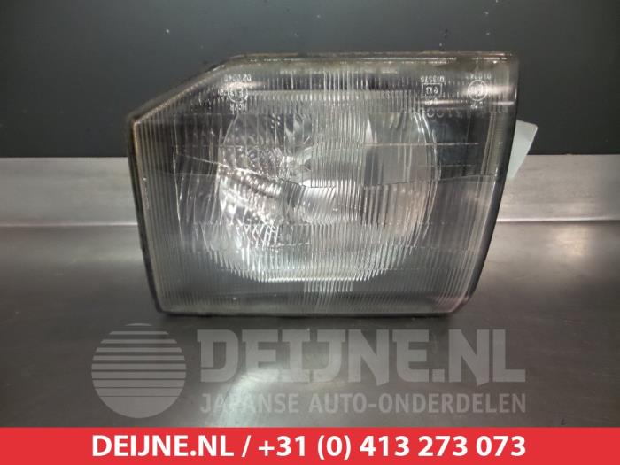 Mitsubishi Pajero Headlight, left O266595