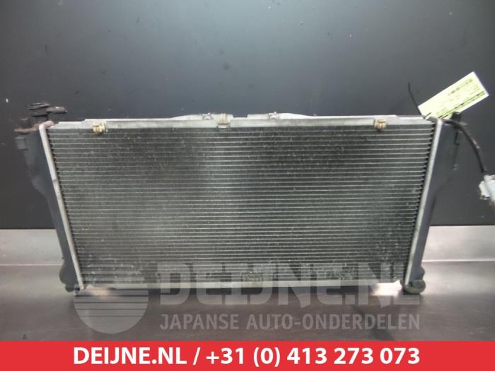 Gebruikte Radiateur Mazda 626 (GW19) 1.8i 16V Prijs € 50,00 Margeregeling aangeboden door V.Deijne Jap.Auto-onderdelen BV