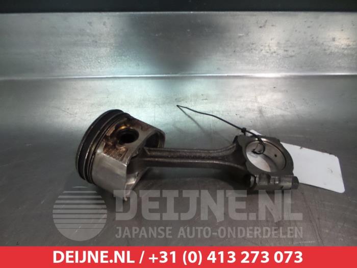 Nissan Primera Zuiger O352502