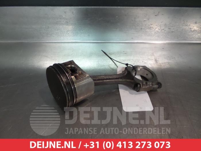 Nissan Primera Zuiger O352504