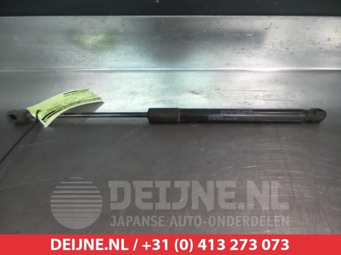 Kia Ceed Gasdemper links-achter O294007
