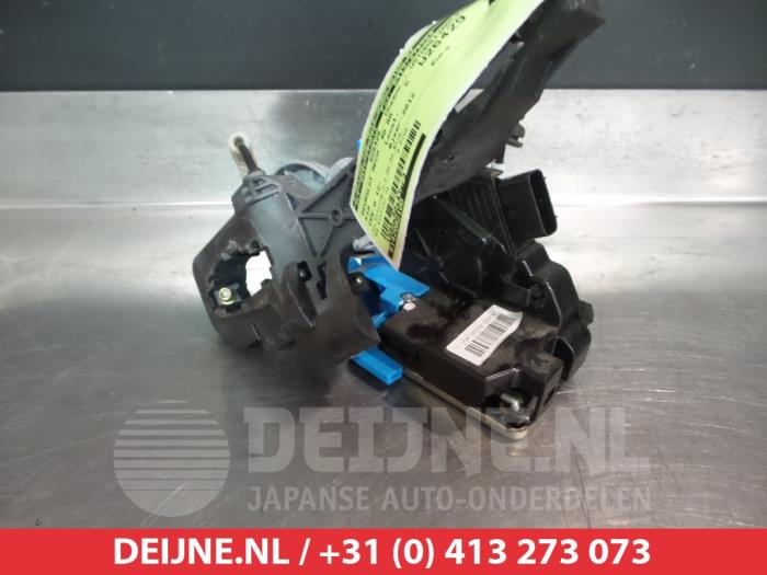 Kia Ceed Deurslot Mechaniek 4Deurs rechts-achter O281584